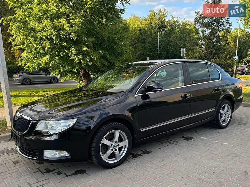 Лифтбек Skoda Superb 2011 в Львове
