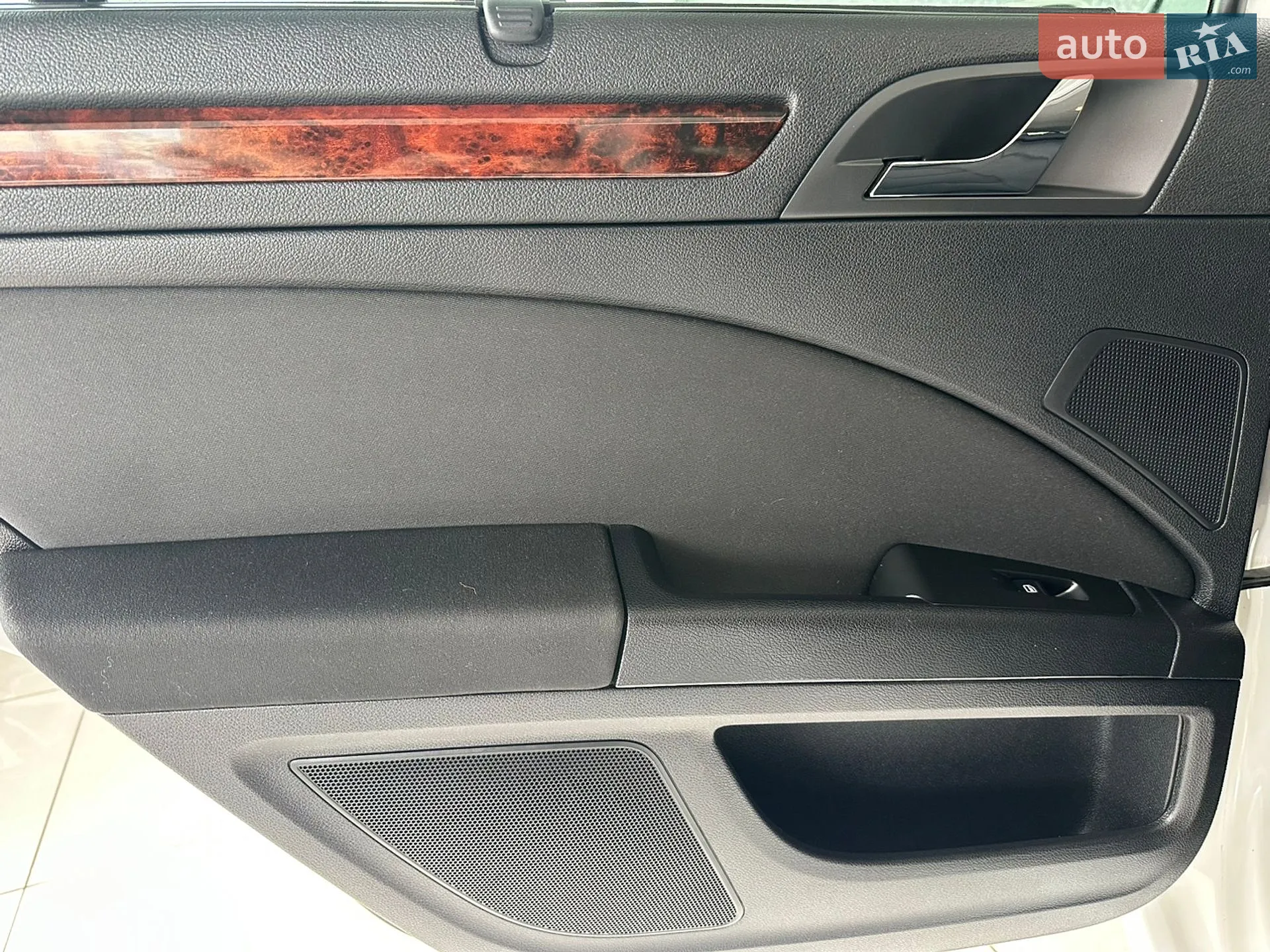 2010 Skoda Superb - мініатюра 25