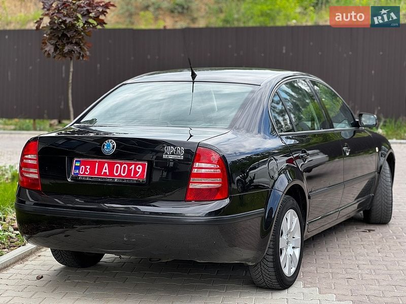 Лифтбек Skoda Superb 2004 в Тернополе
