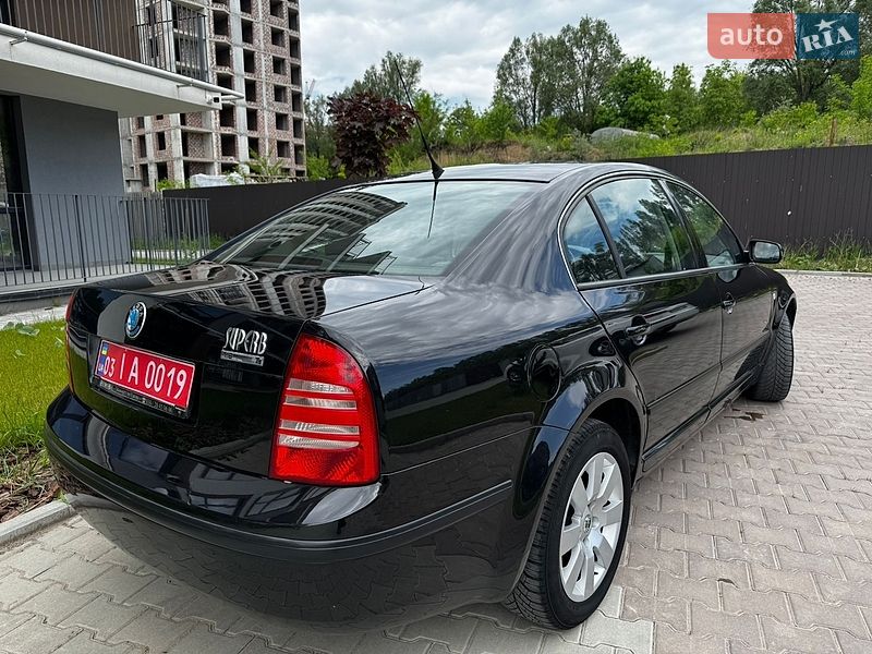 Лифтбек Skoda Superb 2004 в Тернополе