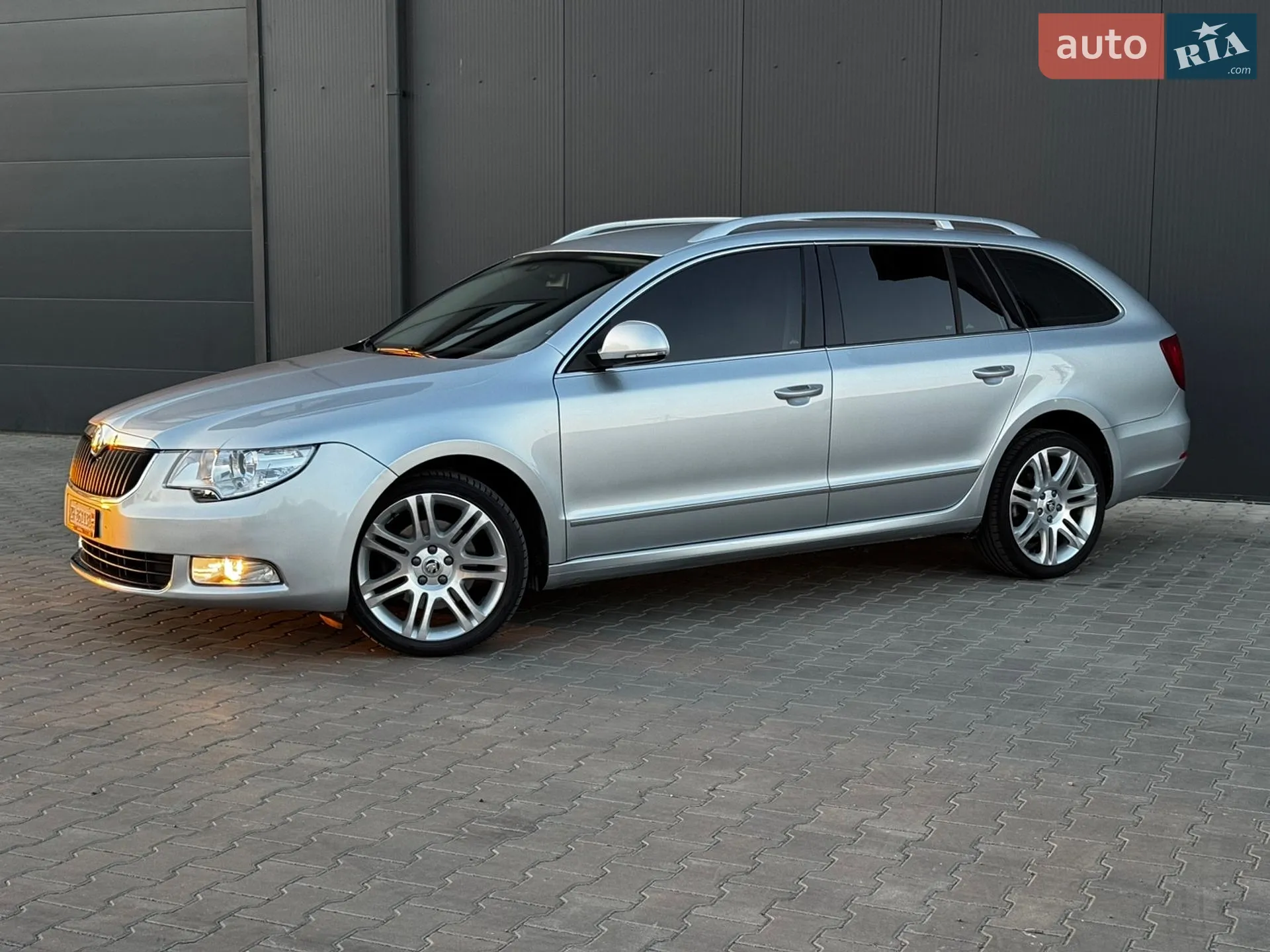 2011 Skoda Superb - мініатюра 4