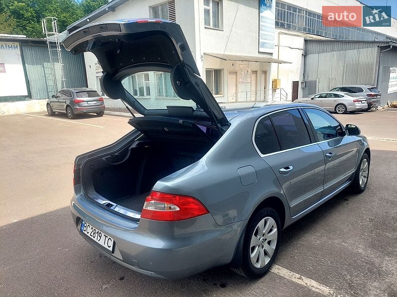 Лифтбек Skoda Superb 2009 в Львове