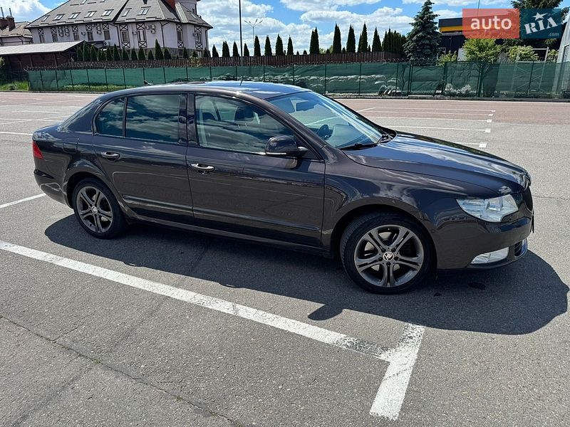 Лифтбек Skoda Superb 2010 в Львове