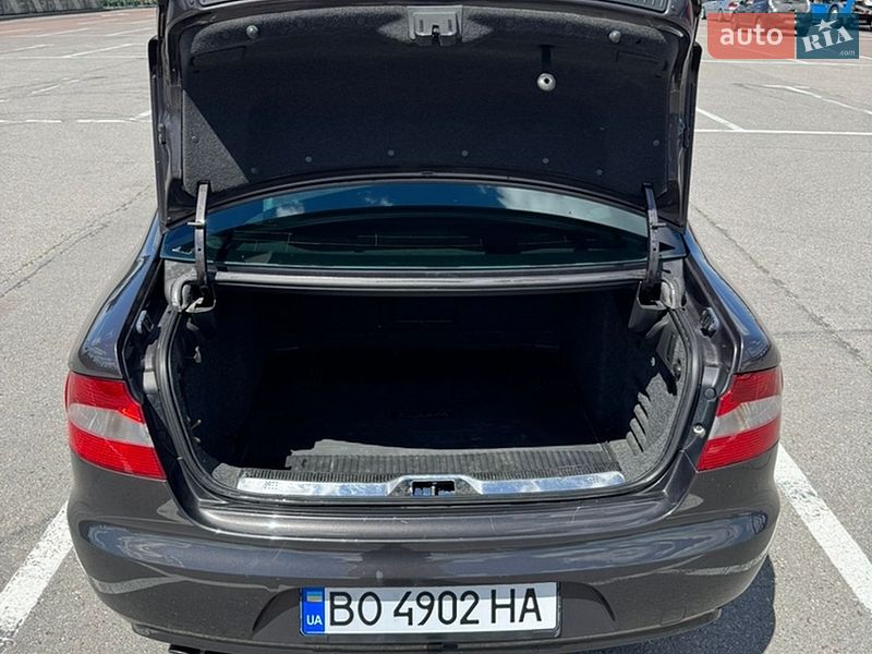 Лифтбек Skoda Superb 2010 в Львове