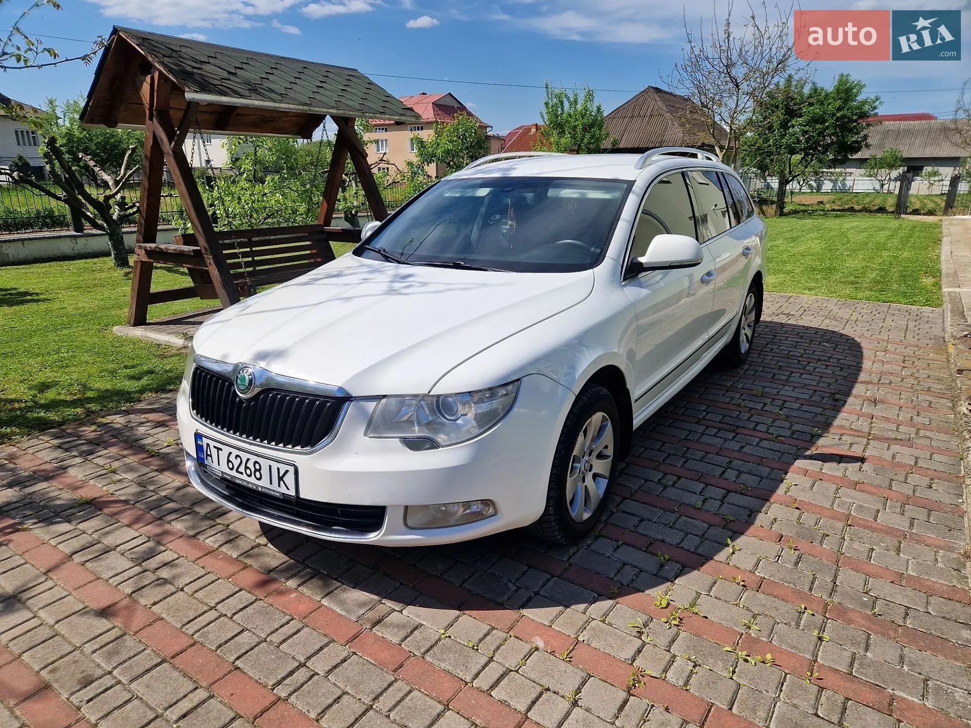 2011 Skoda Superb - мініатюра 2