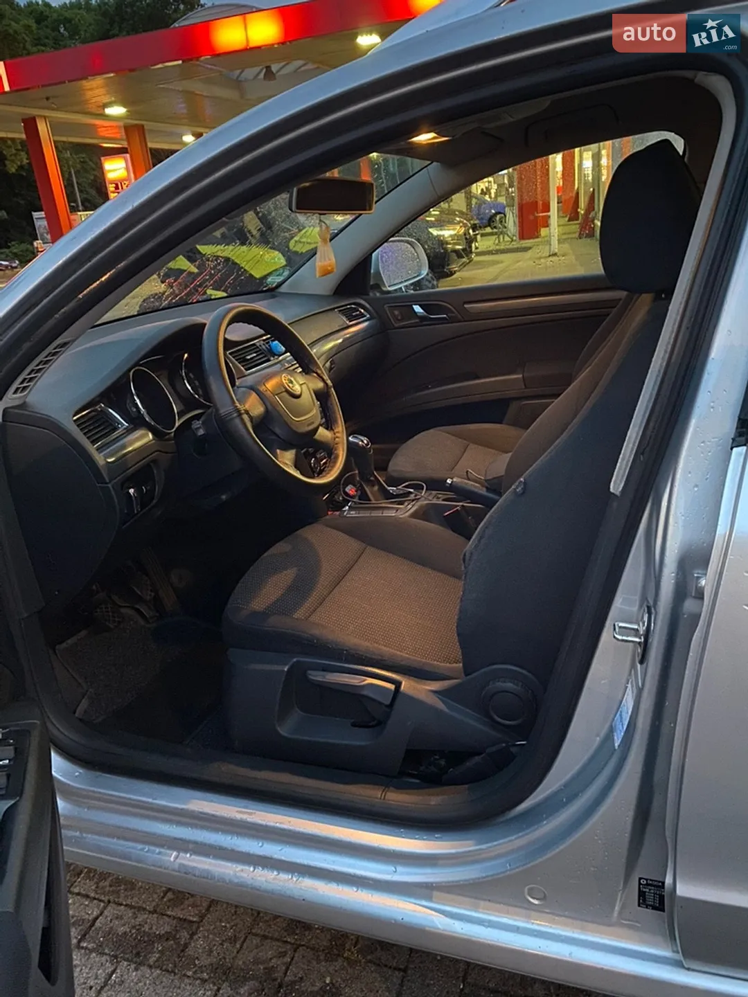 2011 Skoda Superb - мініатюра 12