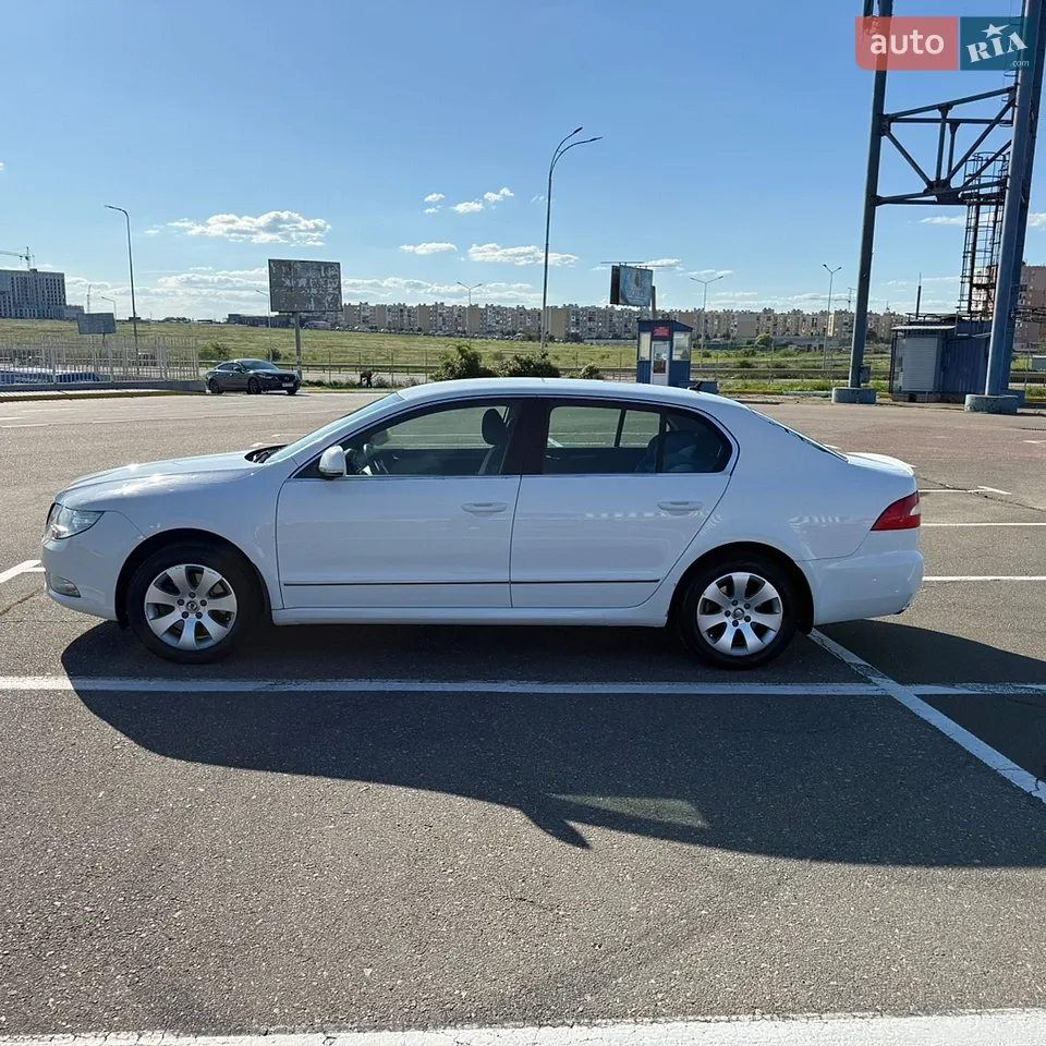 2011 Skoda Superb - мініатюра 25