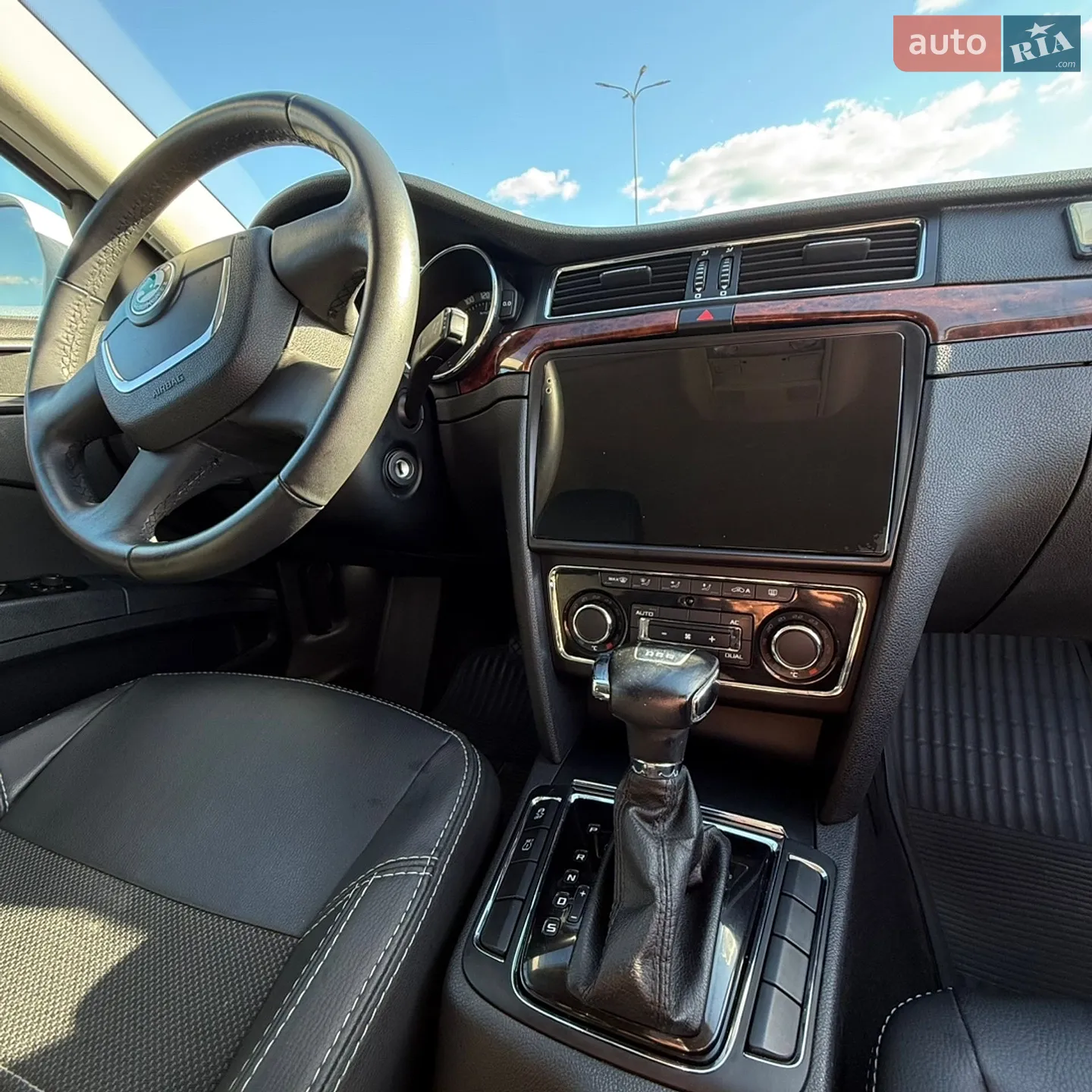 2010 Skoda Superb - мініатюра 10