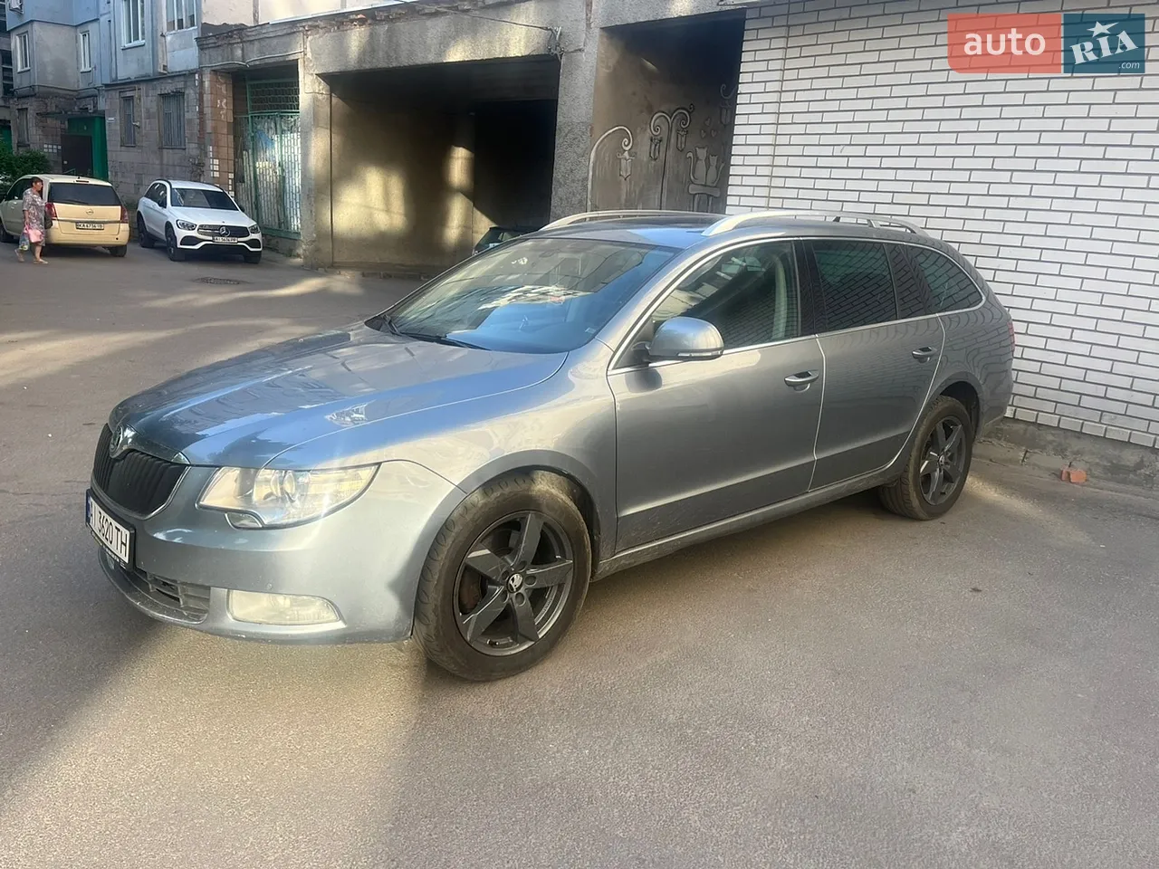 2010 Skoda Superb - мініатюра 14