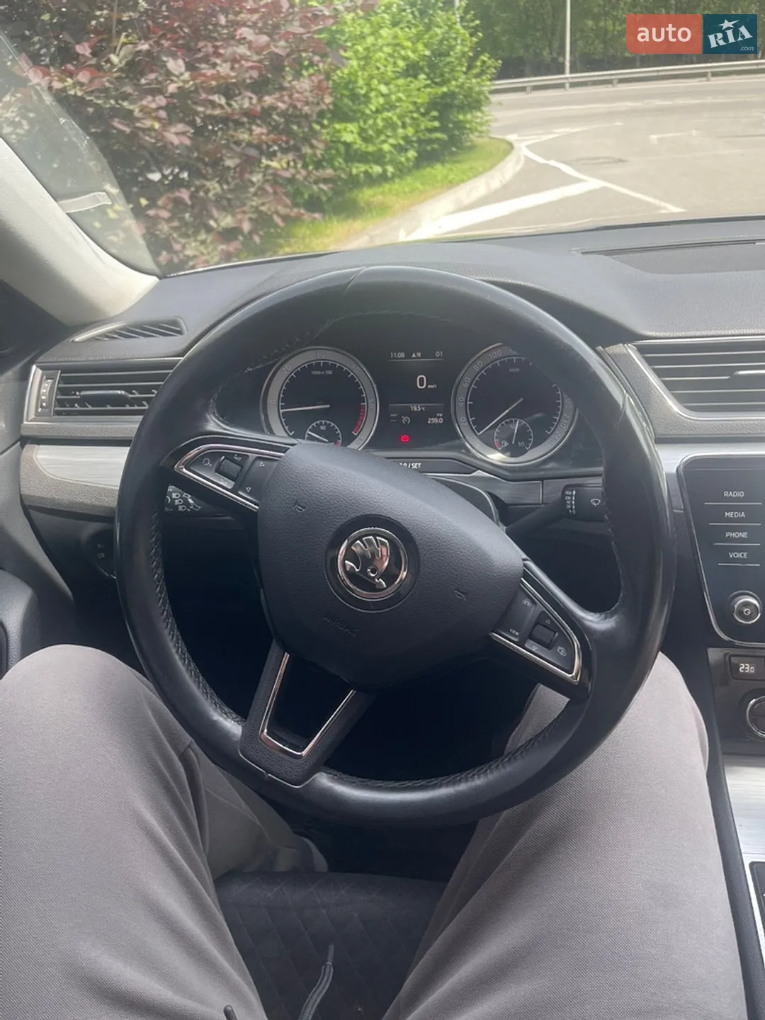2019 Skoda Superb - мініатюра 9