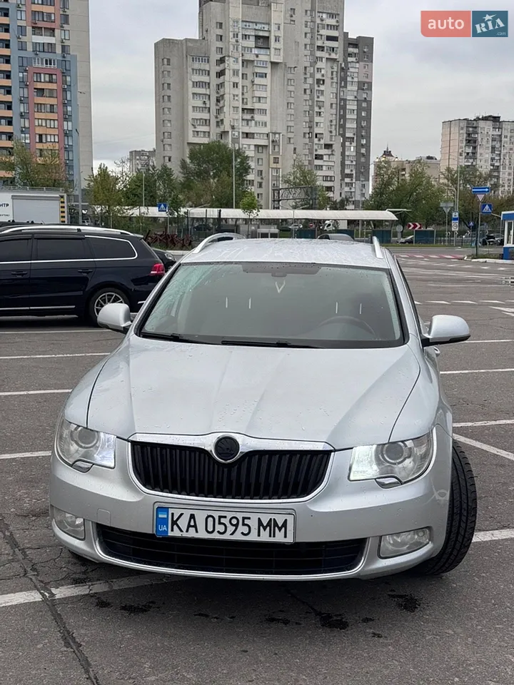 2010 Skoda Superb - мініатюра 11