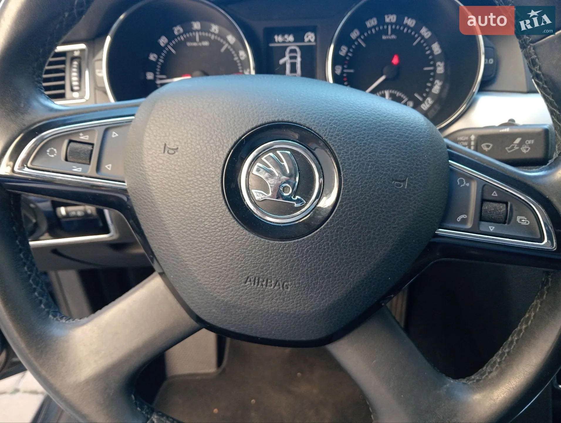 2015 Skoda Superb - мініатюра 23
