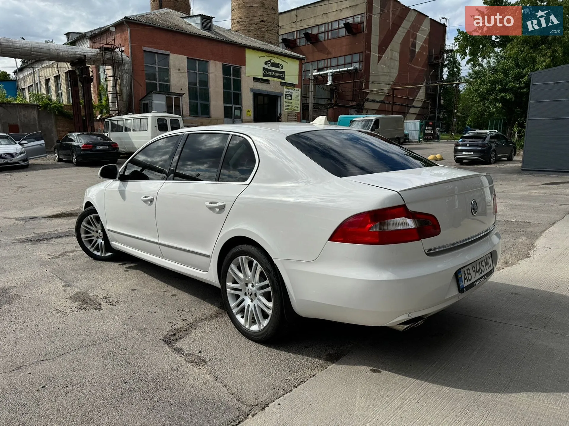2011 Skoda Superb - мініатюра 15