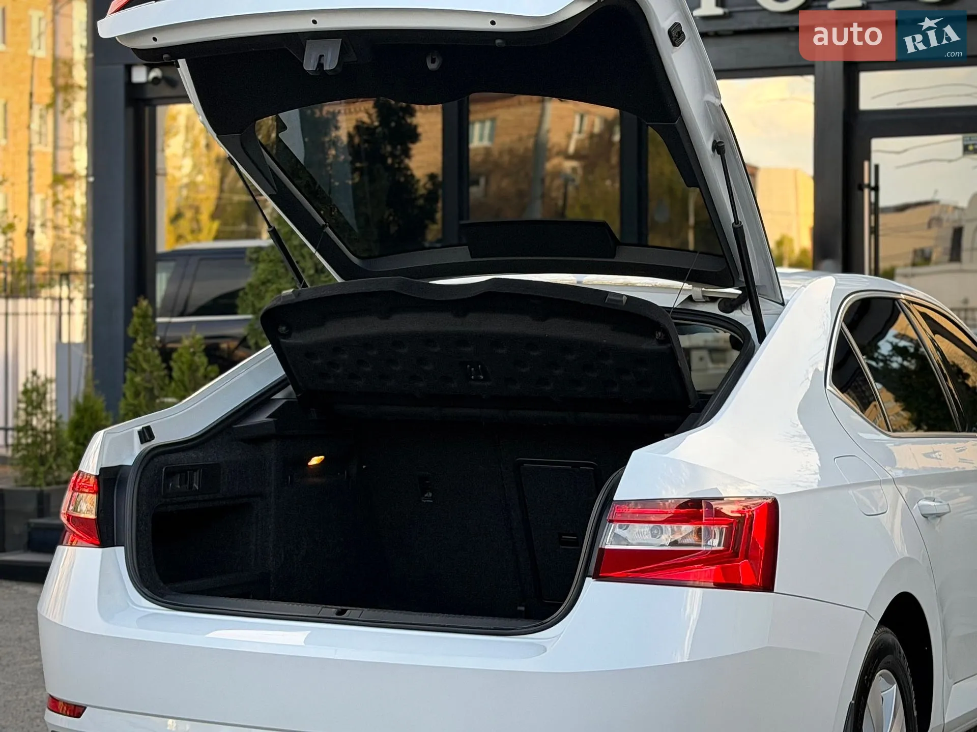 2019 Skoda Superb - мініатюра 19
