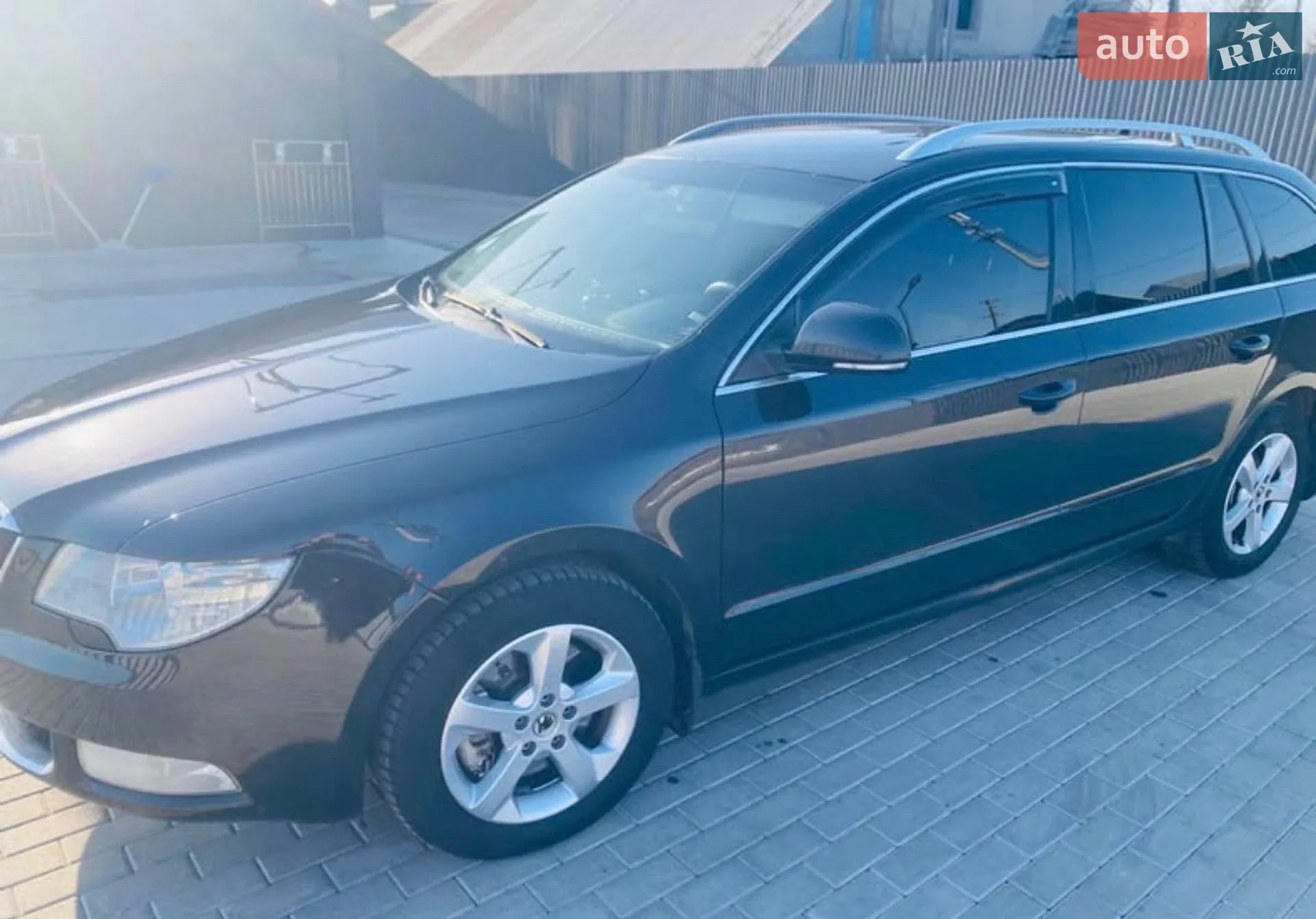 2010 Skoda Superb - мініатюра 3