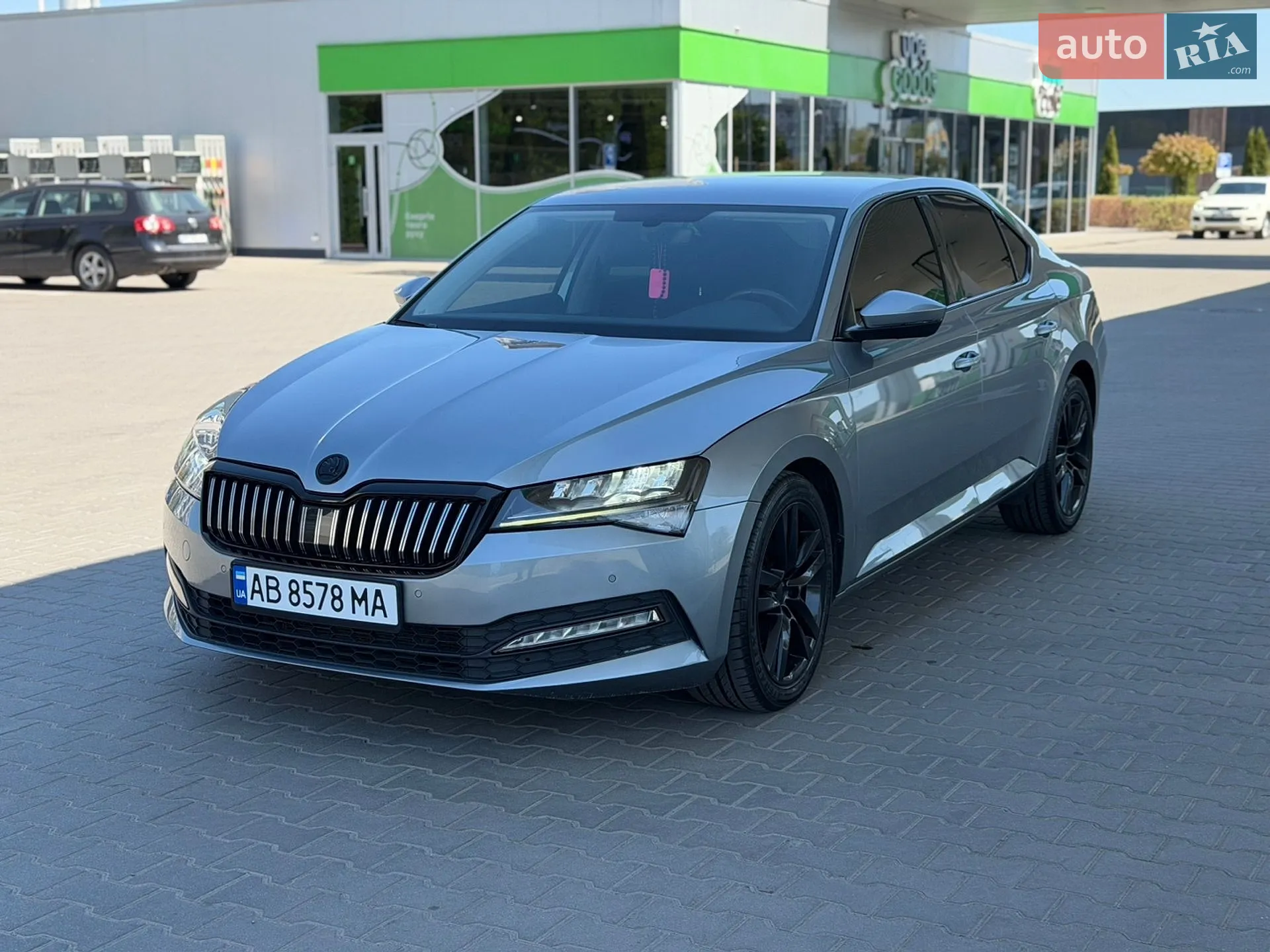 2019 Skoda Superb - мініатюра 2