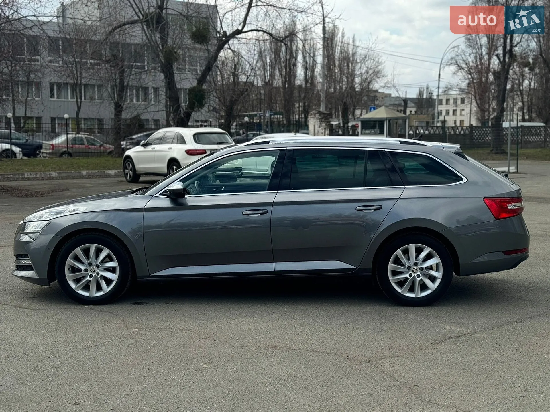 2022 Skoda Superb - мініатюра 2