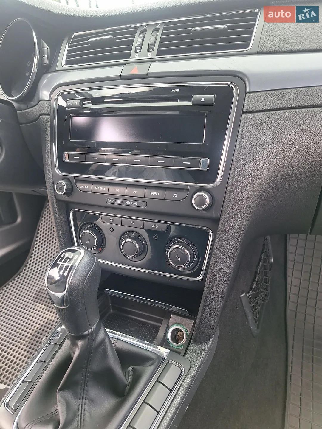 2011 Skoda Superb - мініатюра 26