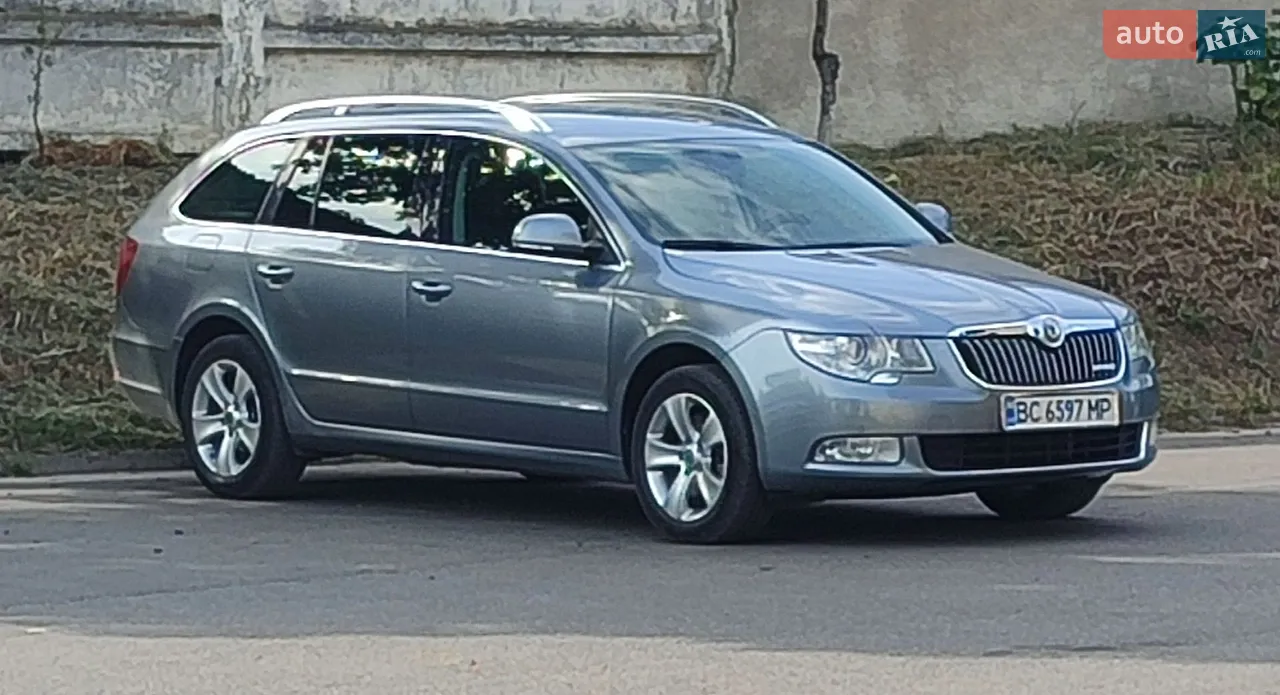 2011 Skoda Superb - мініатюра 200