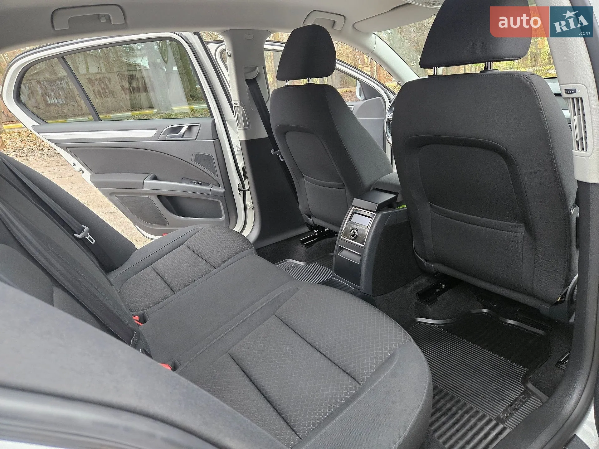 2013 Skoda Superb - мініатюра 15