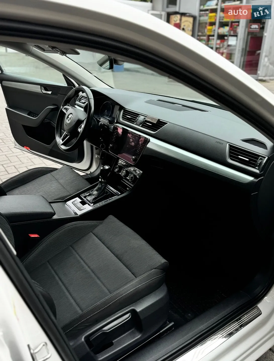 2019 Skoda Superb - мініатюра 9