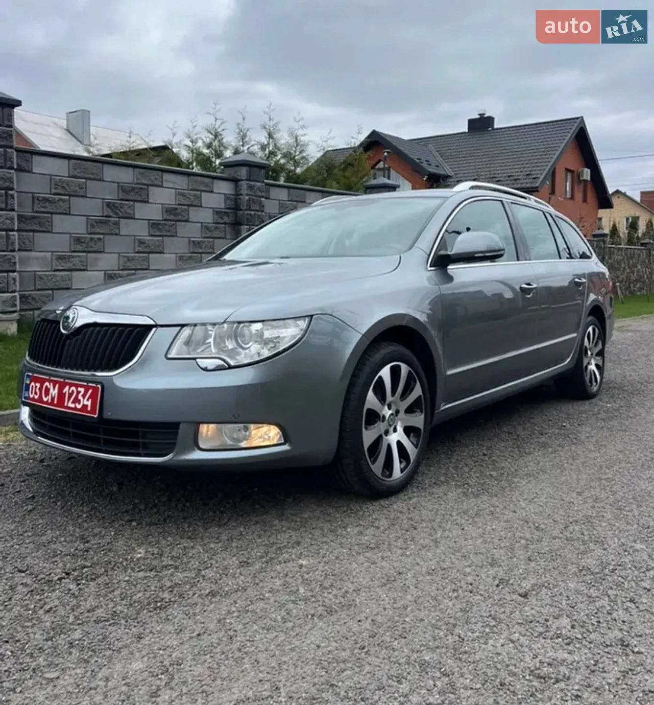 2010 Skoda Superb - мініатюра 2