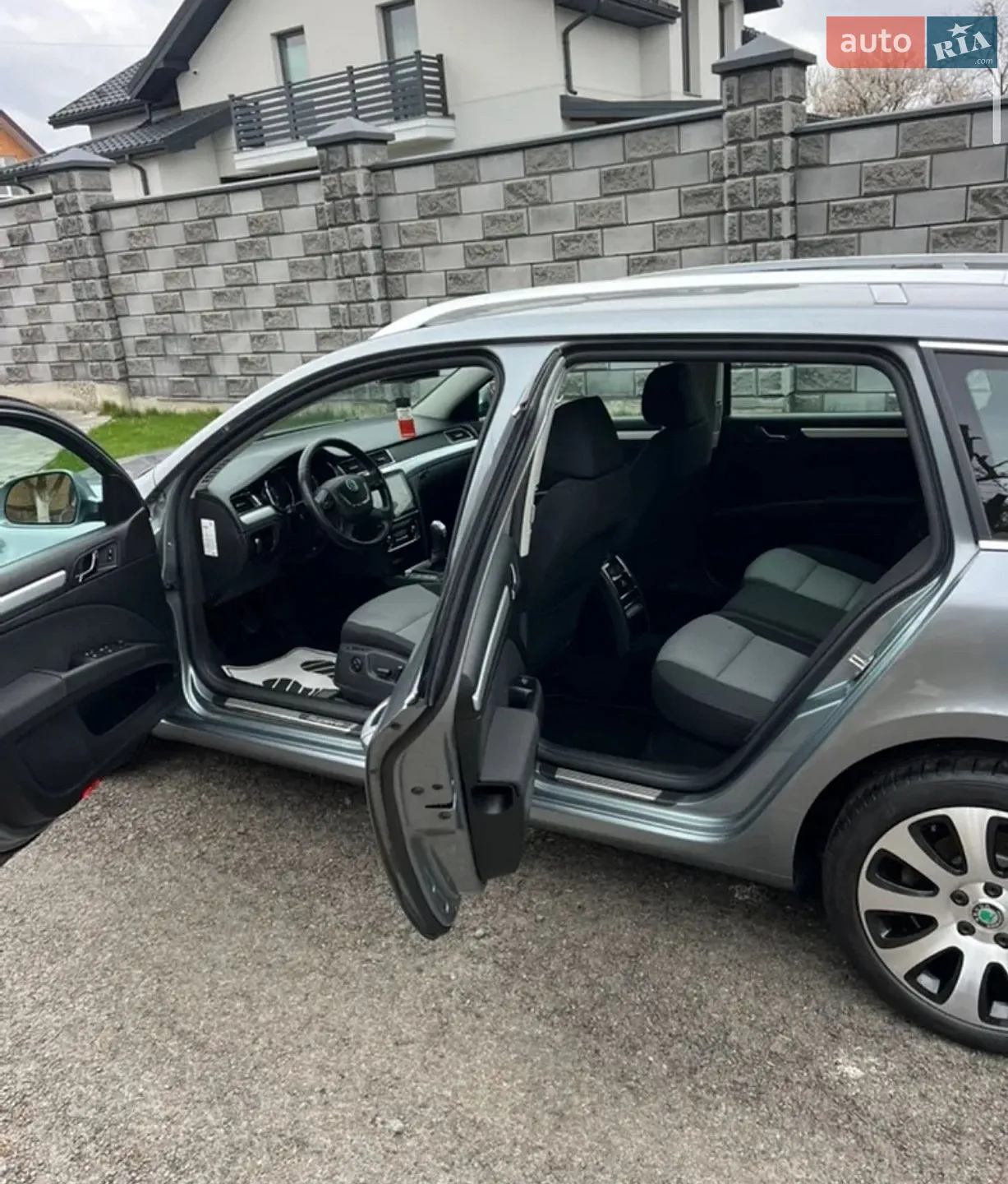 2010 Skoda Superb - мініатюра 10
