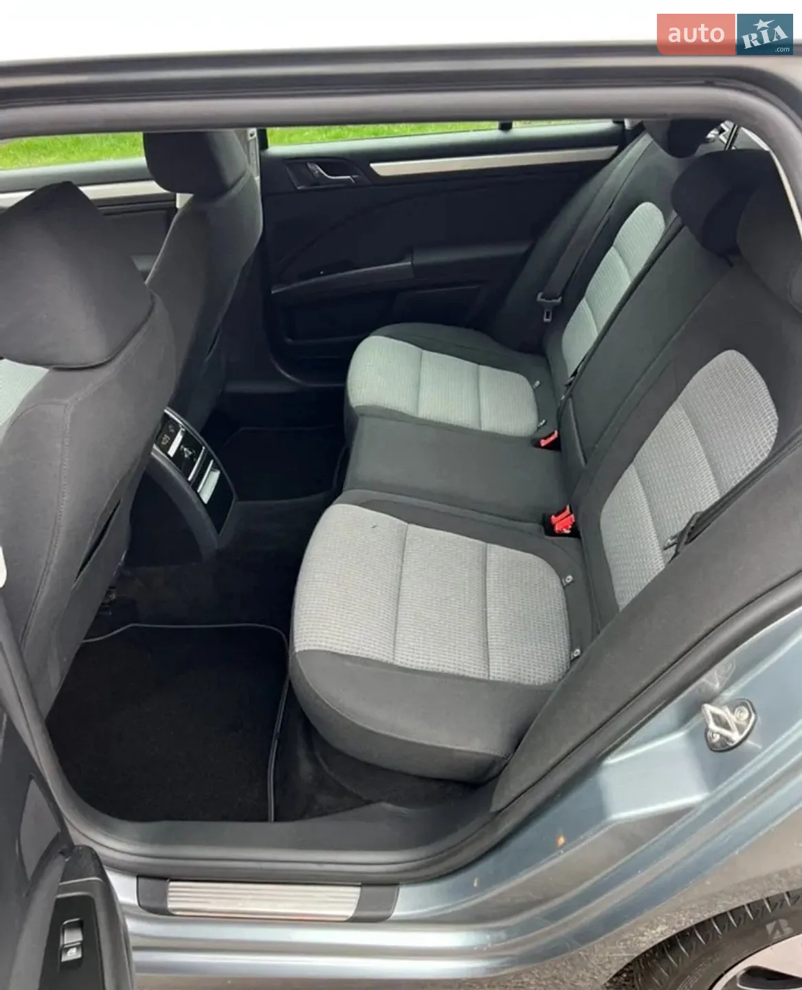2010 Skoda Superb - мініатюра 11