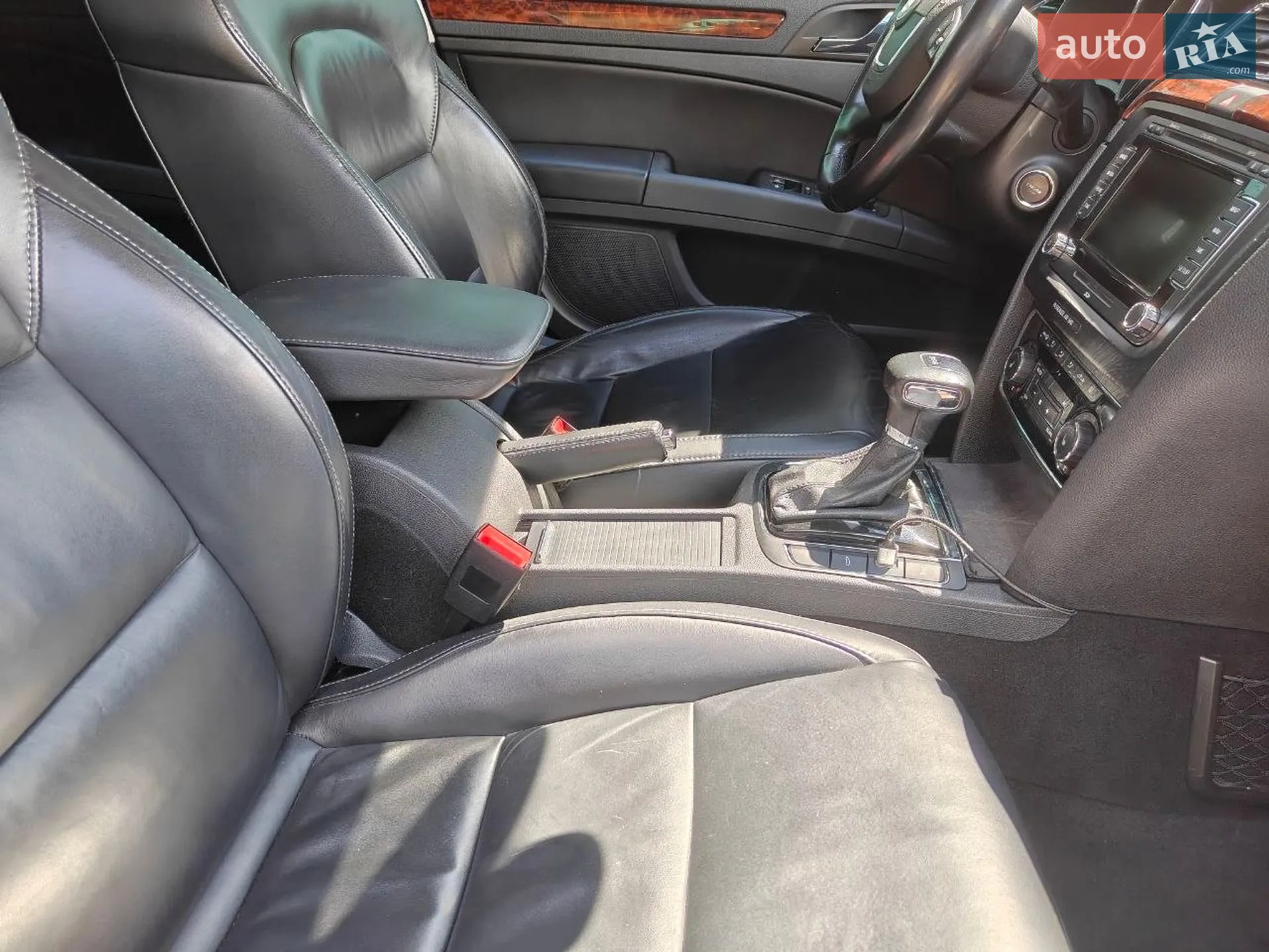 2010 Skoda Superb - мініатюра 4