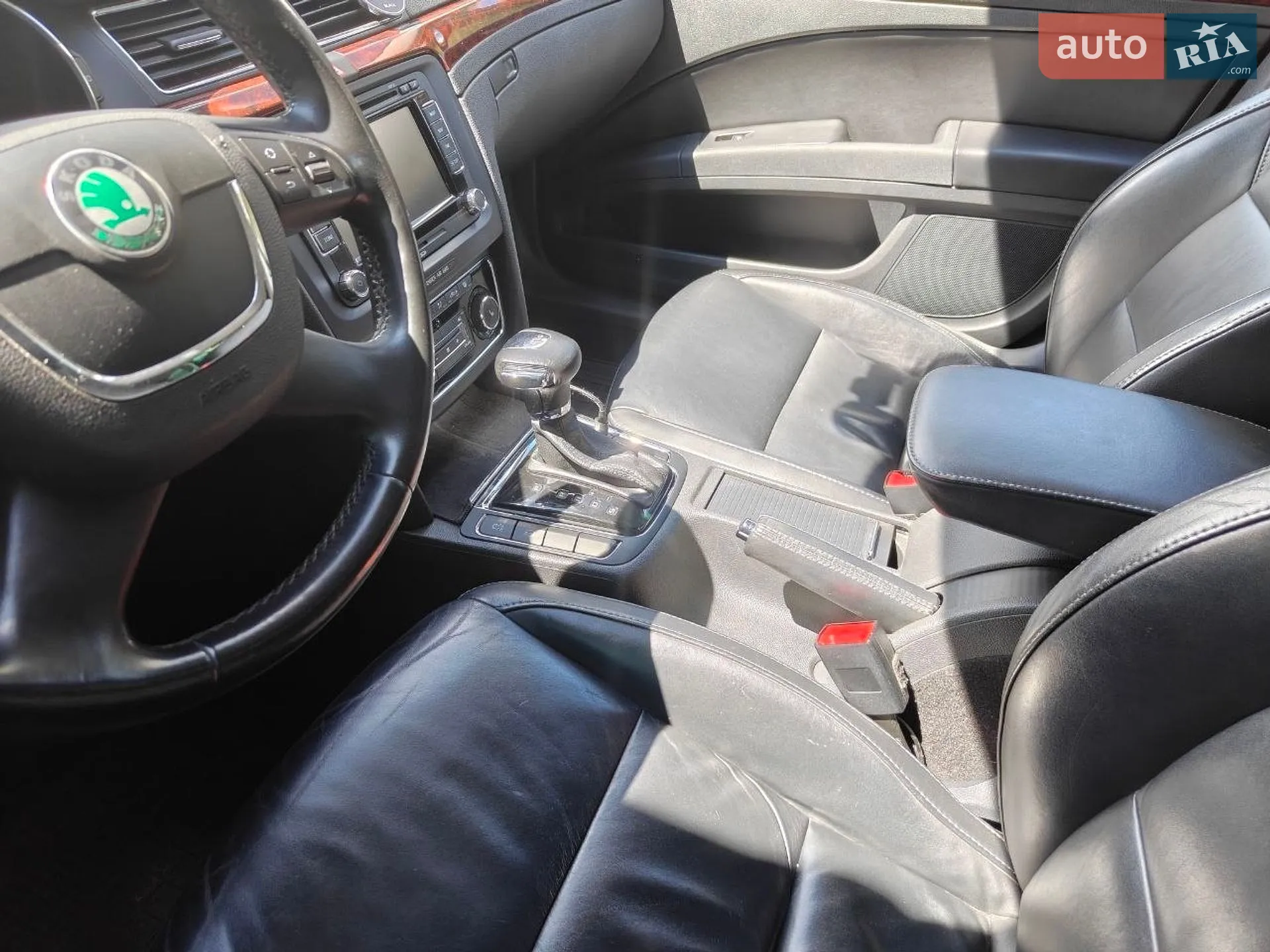 2010 Skoda Superb - мініатюра 12