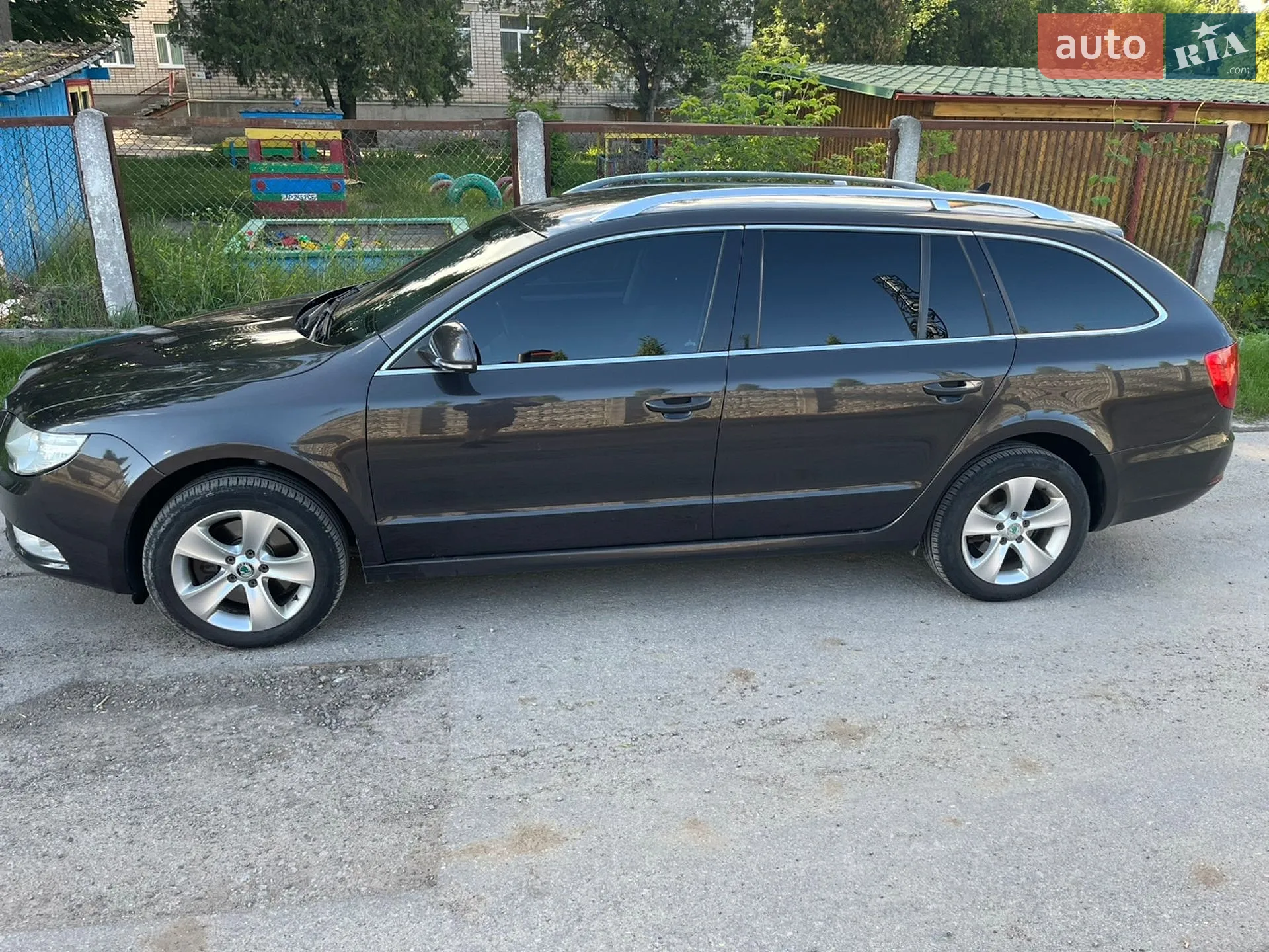 2011 Skoda Superb - мініатюра 3