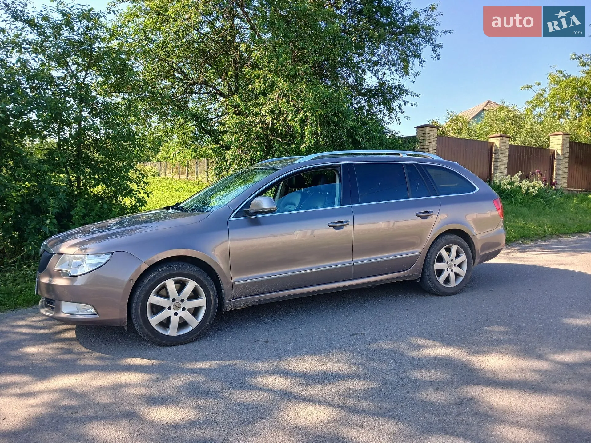 2010 Skoda Superb - мініатюра 10