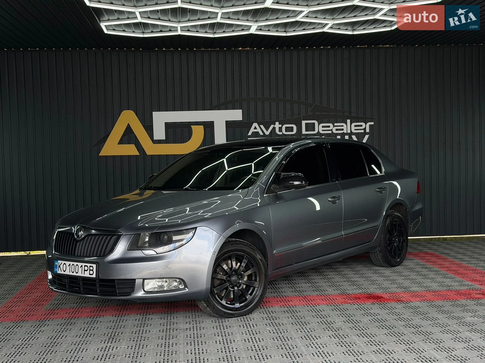 2010 Skoda Superb - мініатюра 7