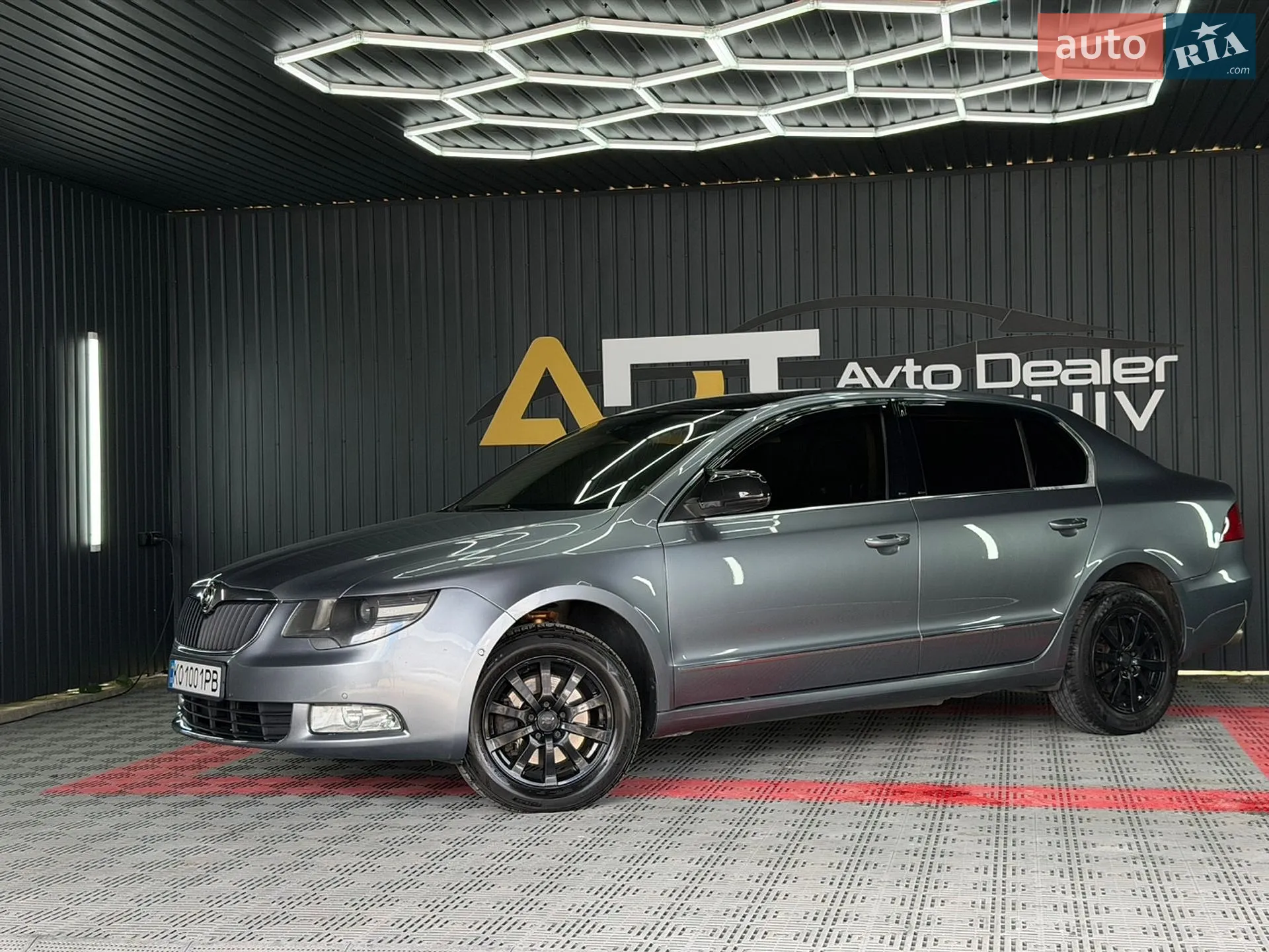 2010 Skoda Superb - мініатюра 10