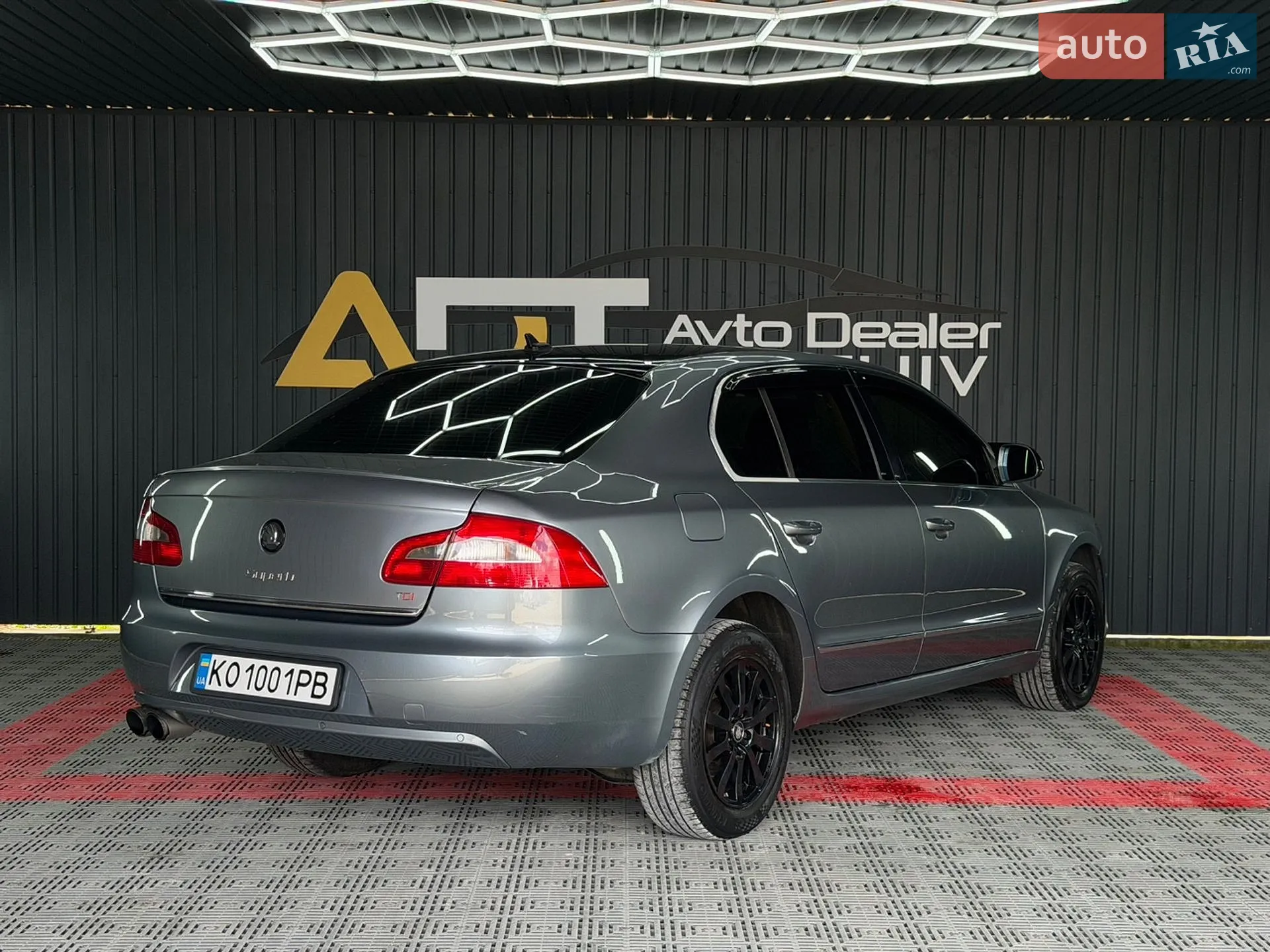 2010 Skoda Superb - мініатюра 14