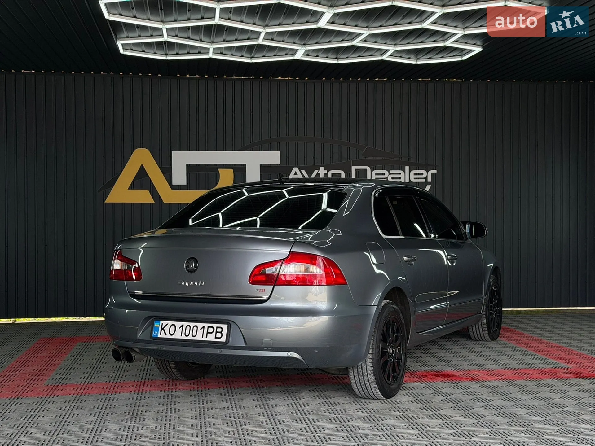 2010 Skoda Superb - мініатюра 15