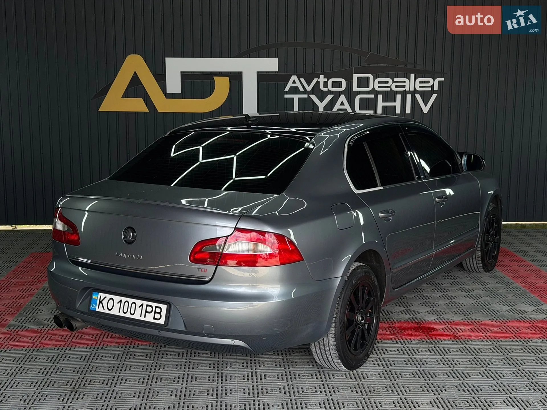 2010 Skoda Superb - мініатюра 16