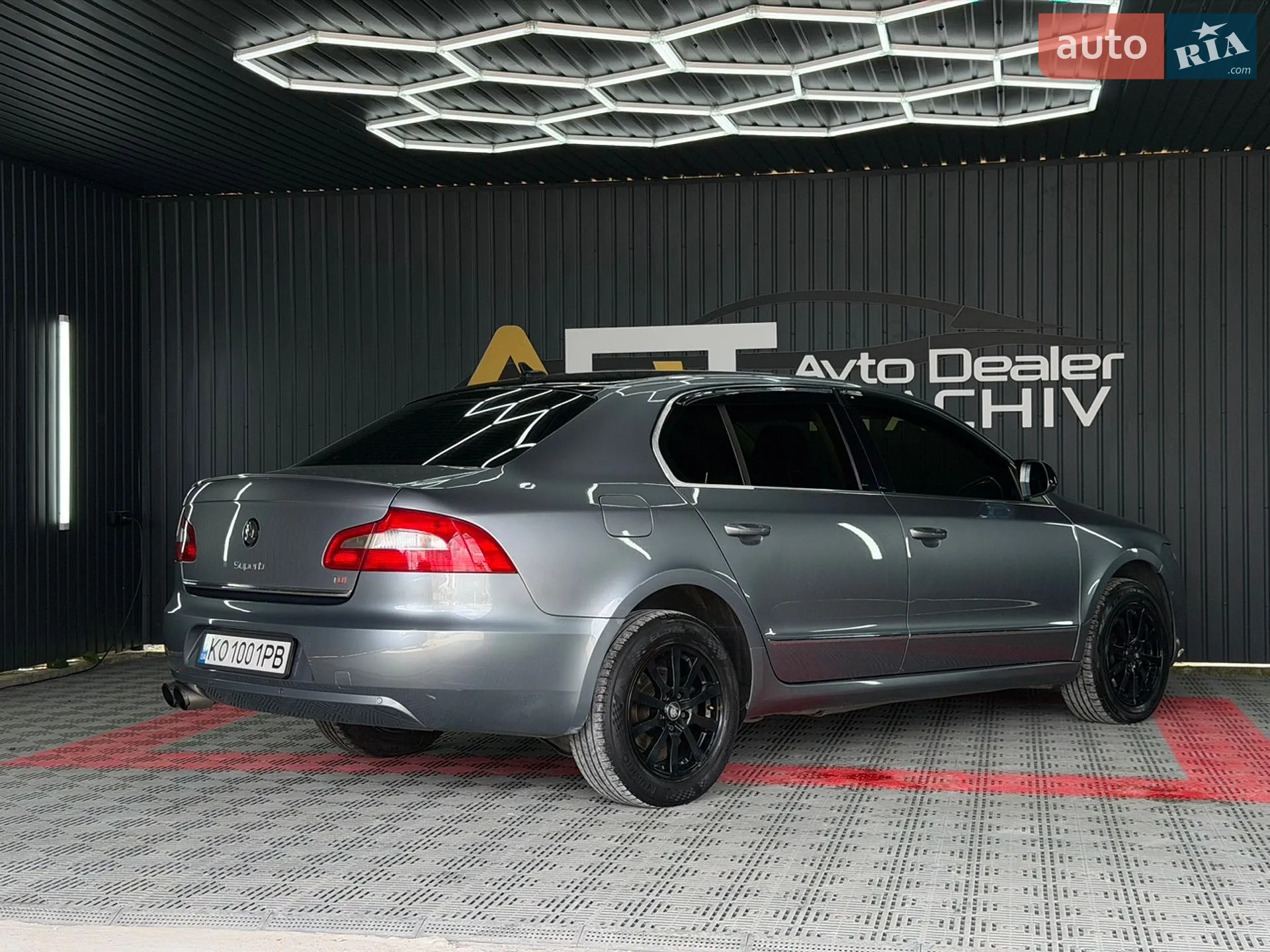2010 Skoda Superb - мініатюра 17
