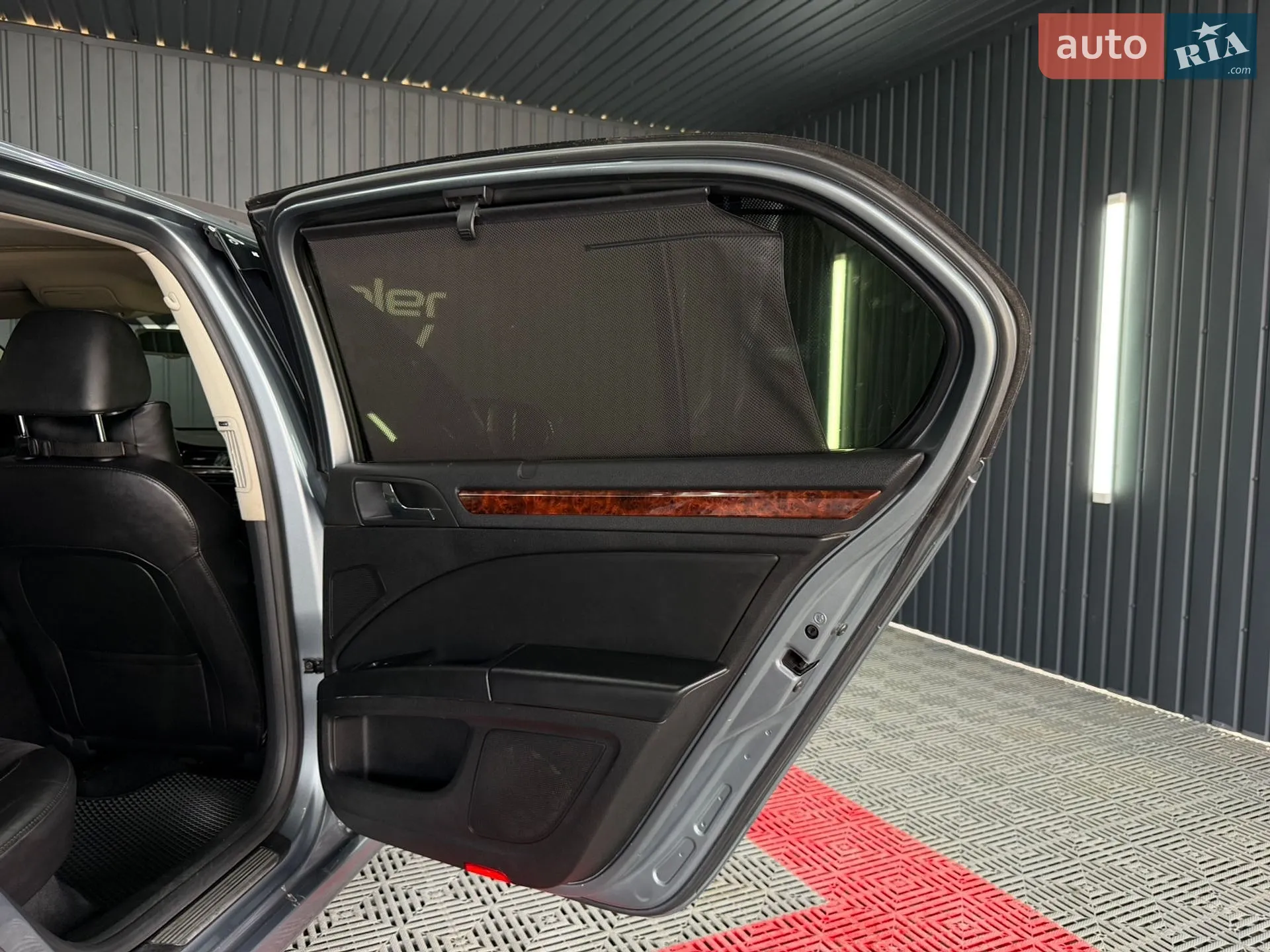 2010 Skoda Superb - мініатюра 21