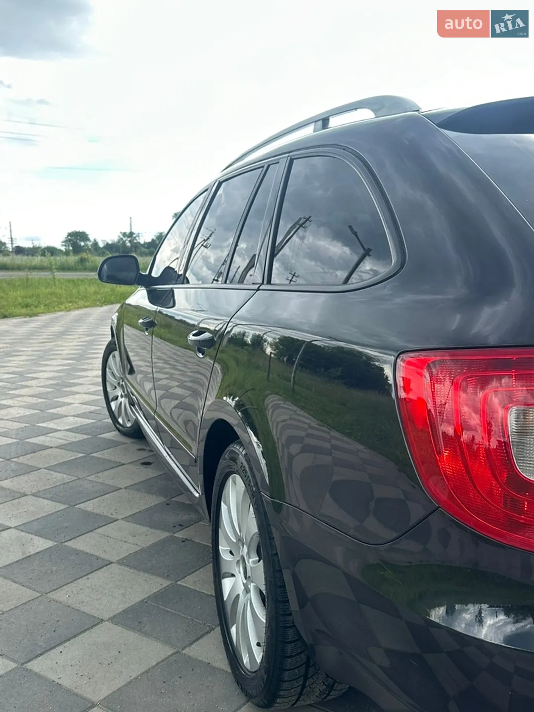 2010 Skoda Superb - мініатюра 17