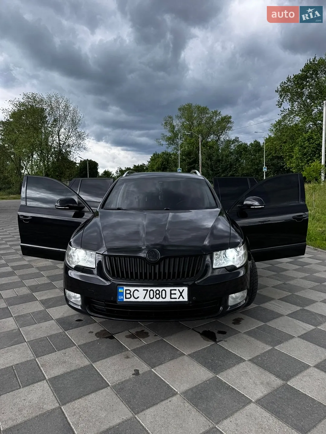 2010 Skoda Superb - мініатюра 12