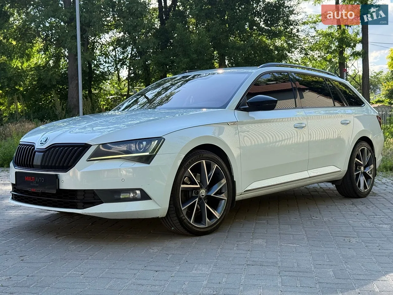 2016 Skoda Superb - мініатюра 27