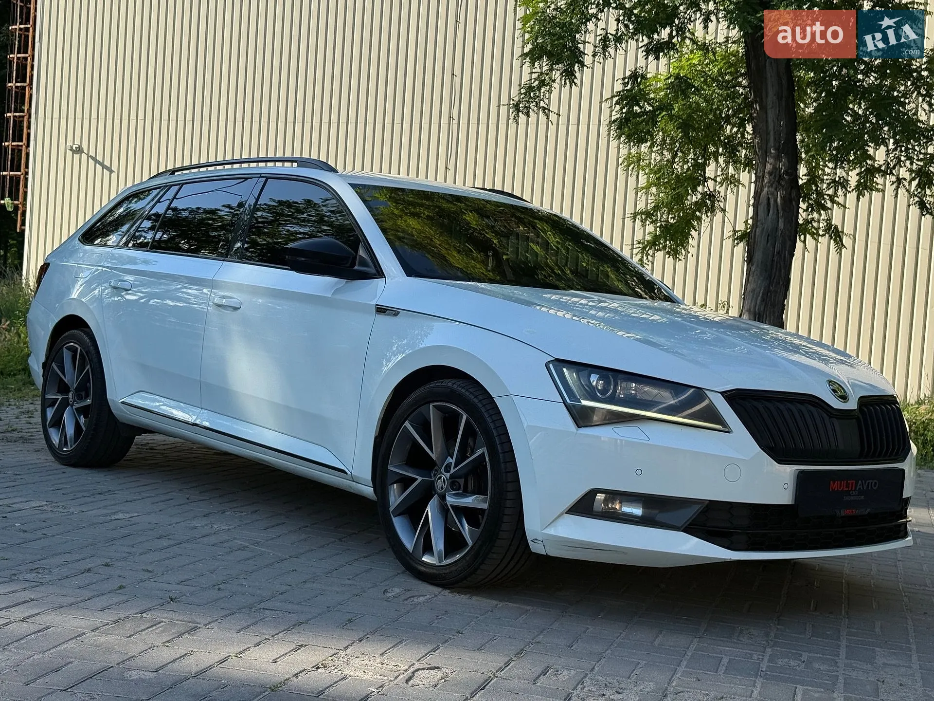 2017 Skoda Superb - мініатюра 9