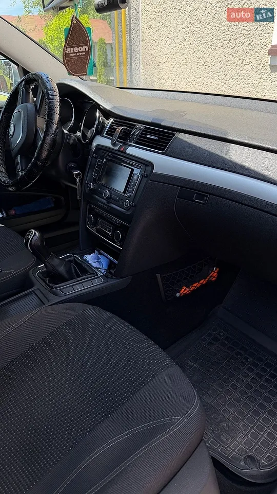2011 Skoda Superb - мініатюра 11