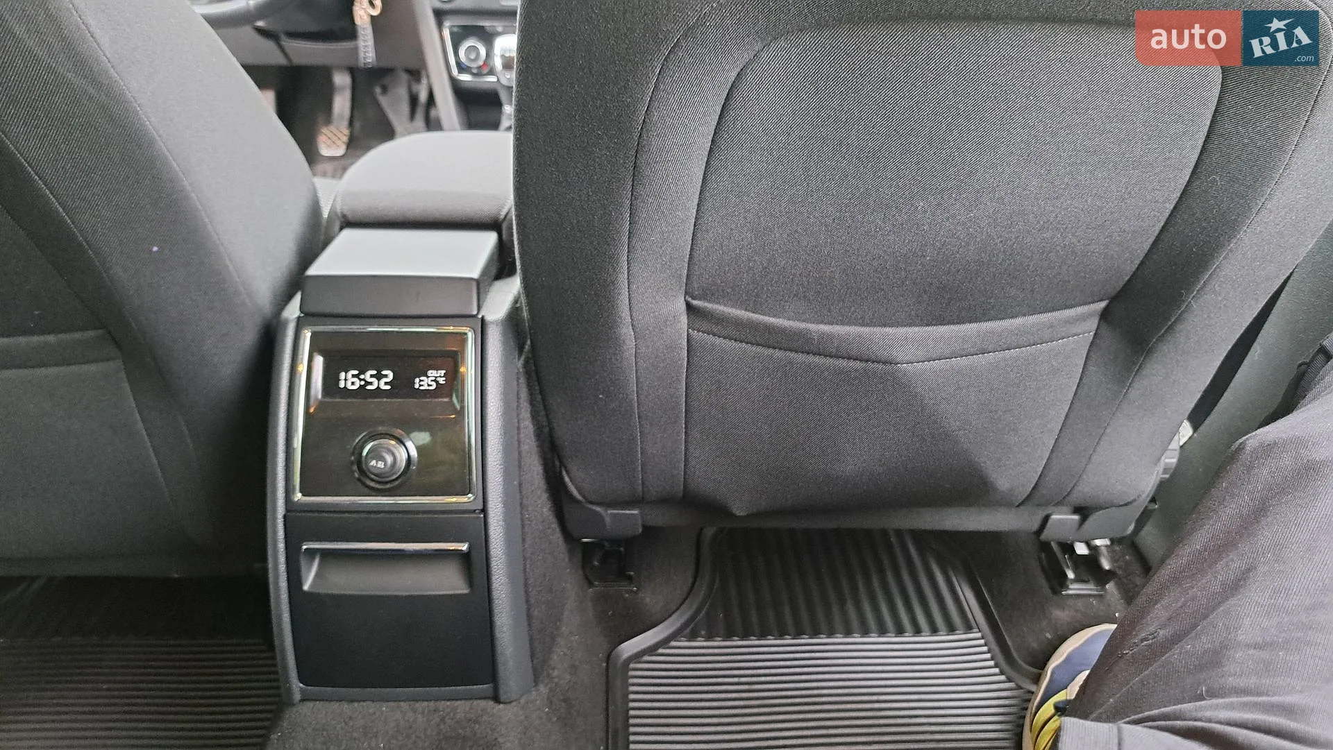 2010 Skoda Superb - мініатюра 33