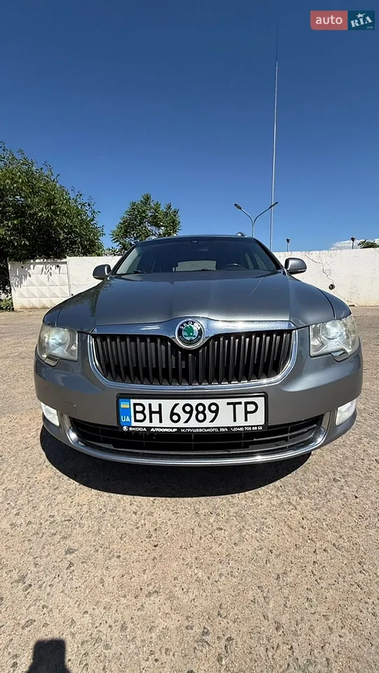 2010 Skoda Superb - мініатюра 32