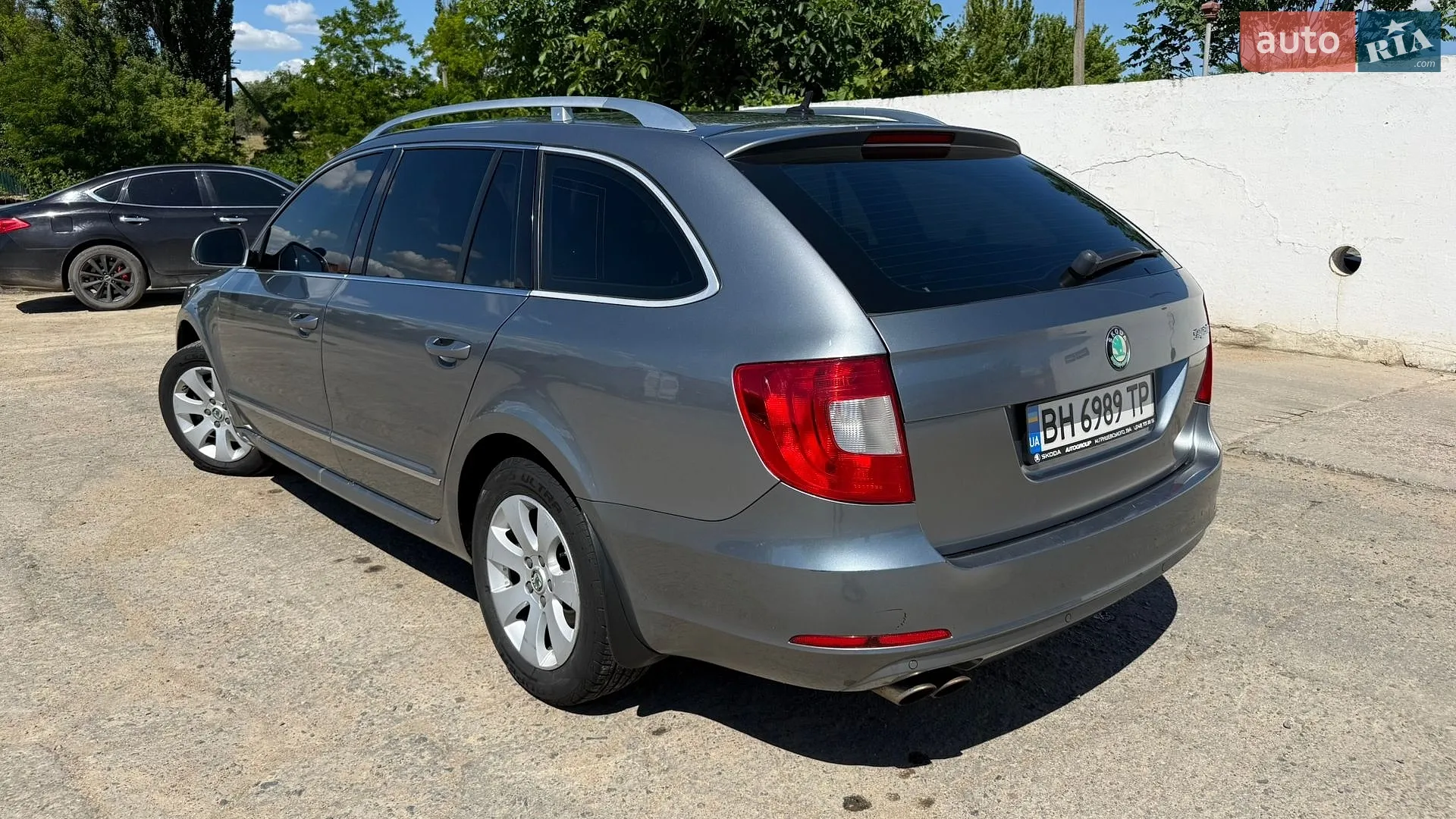 2010 Skoda Superb - мініатюра 3