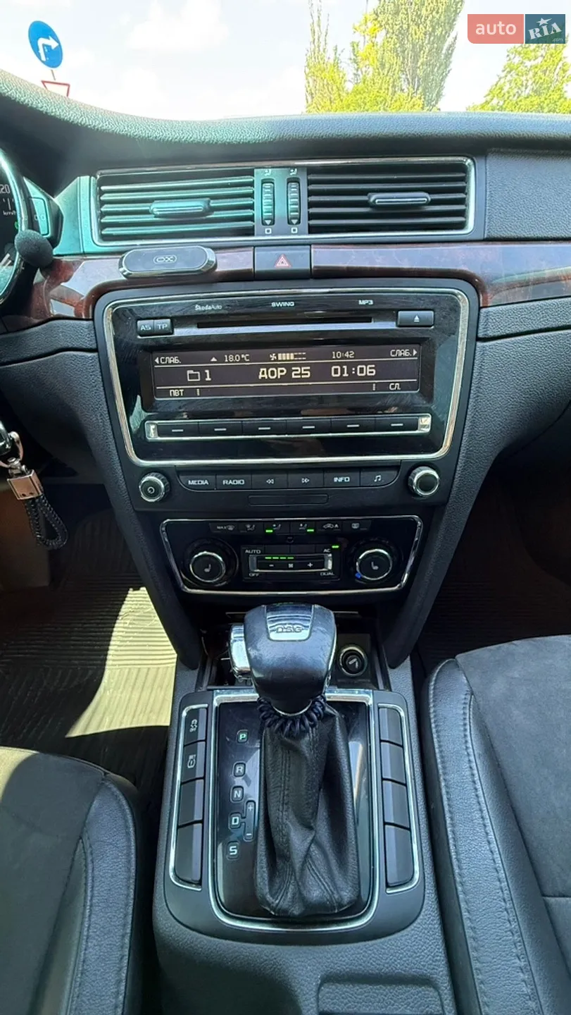 2010 Skoda Superb - мініатюра 9