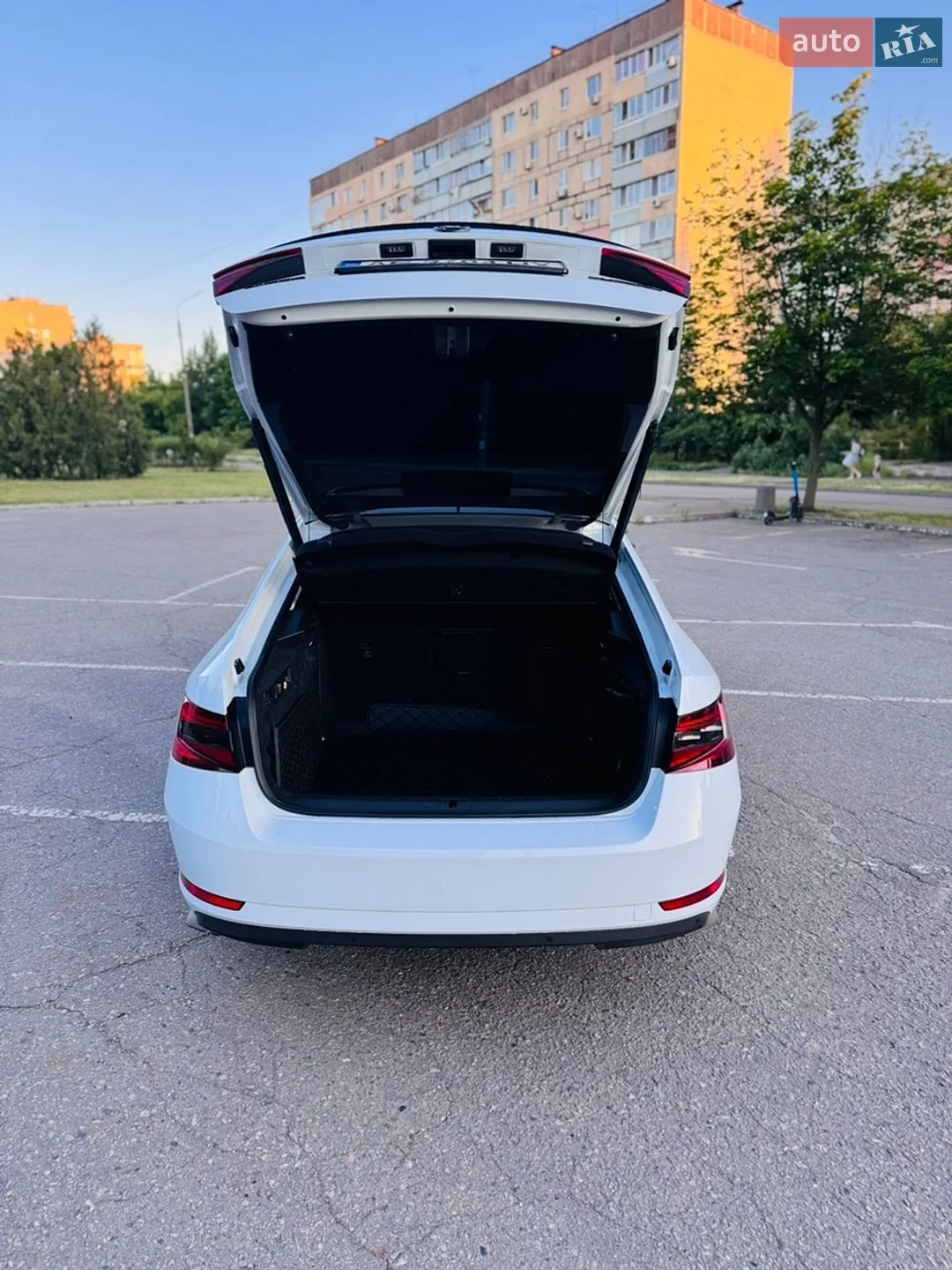 2016 Skoda Superb - мініатюра 8