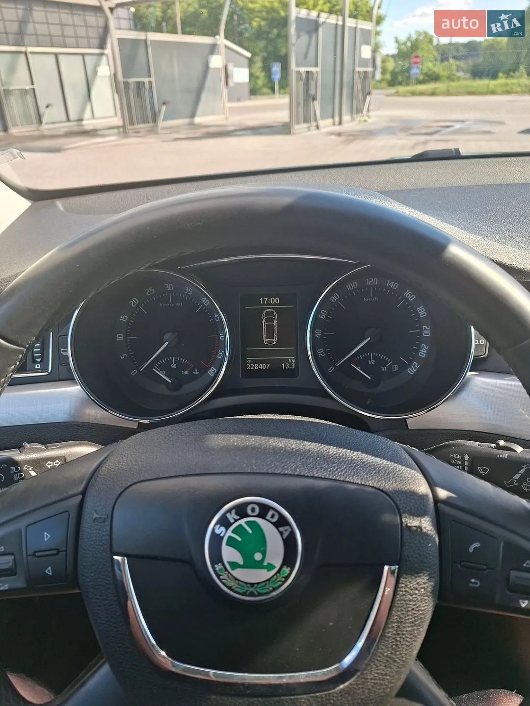2011 Skoda Superb - мініатюра 12